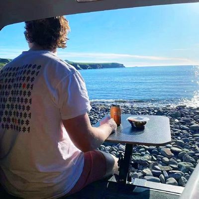 Автомобильный столик для еды, еды и питья, изготовленный на дальнем парусе